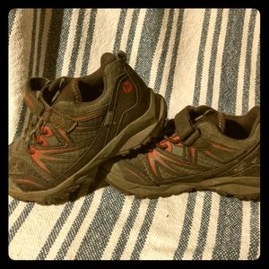 Boys hiking sneakers